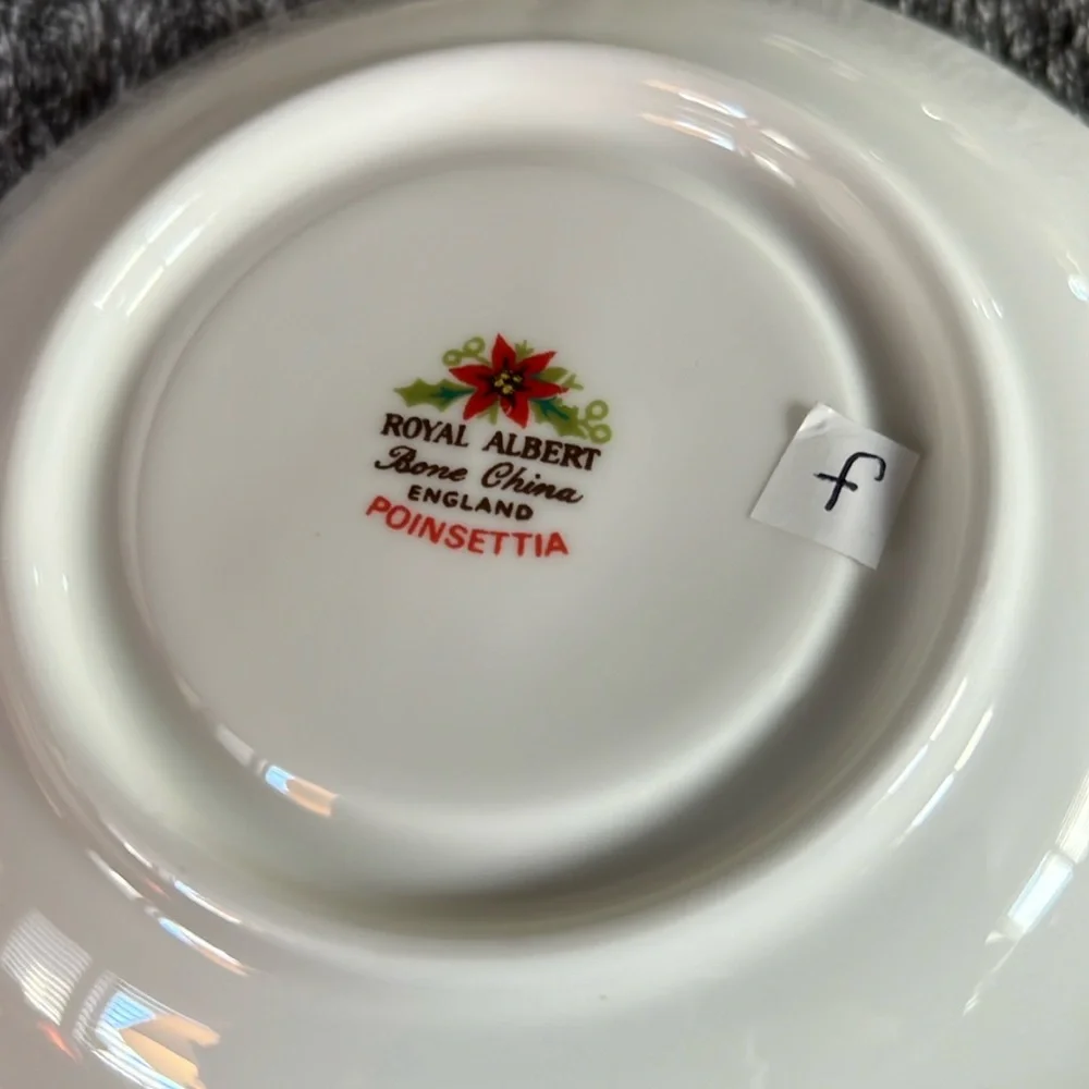 ROYAL ALBERT POINSETTIA SAUCER ONLY, BONE CHINA ENGLAND VINTAGE REPLACEMENT